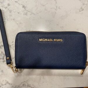 Michael Kors wristlet wallet